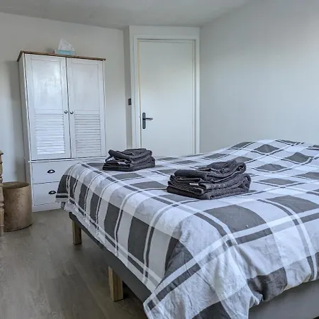 Des Petits Pres La Neuville-aux-Joutes